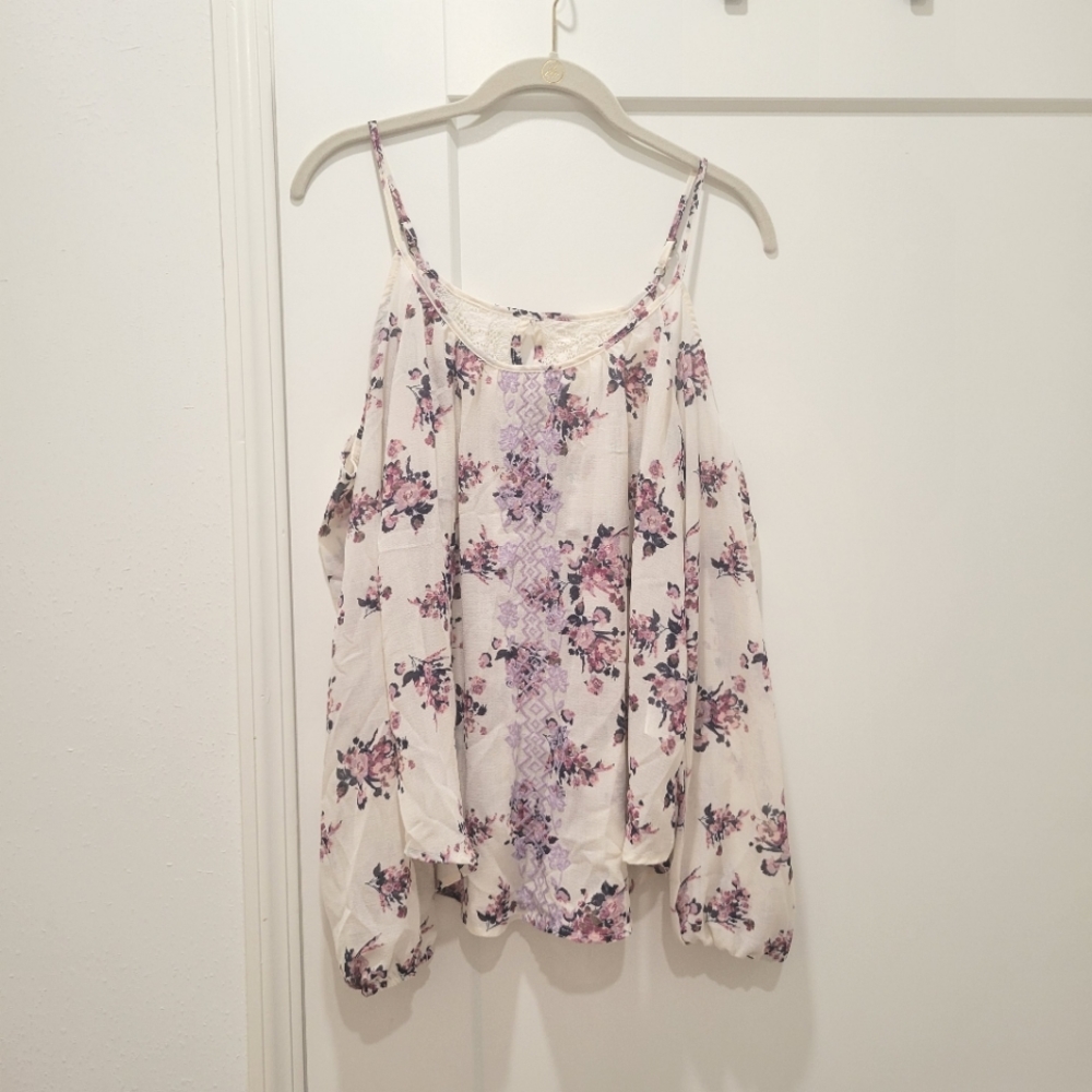 Kohl's Medium Cream and Floral Cold Shoulder Long Sleeve Blouse